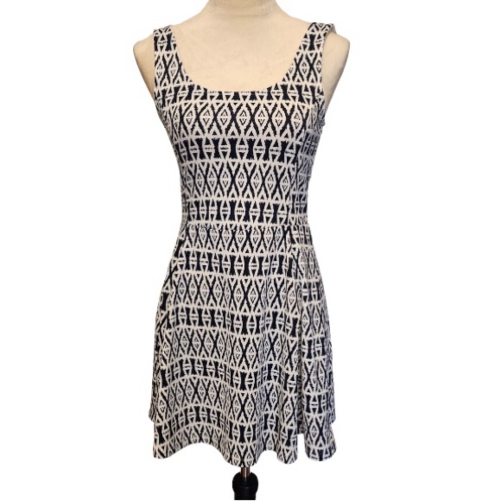 H&M Aztec print dress ⭐️